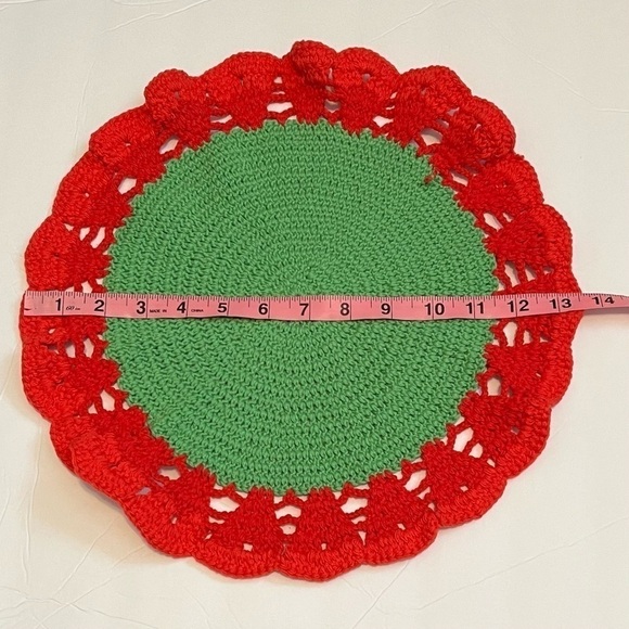 1Set of 3 Handmade Christmas Doilies | Green & Red Crochet Placemats | NEW - Picture 5 of 8